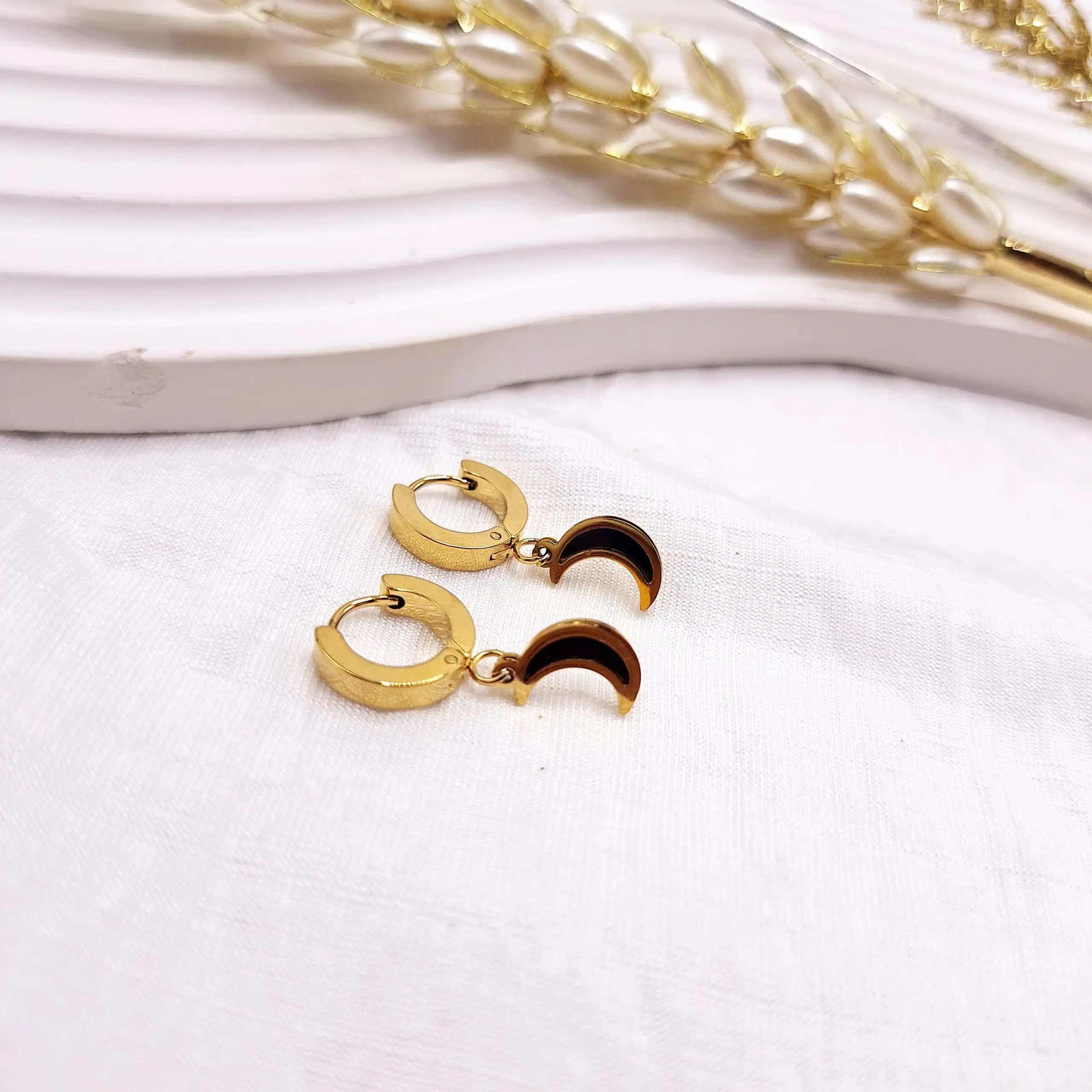 20250829203503614-thumbnail گوشواره تمام استیل طلایی طرح ماه - Image 1