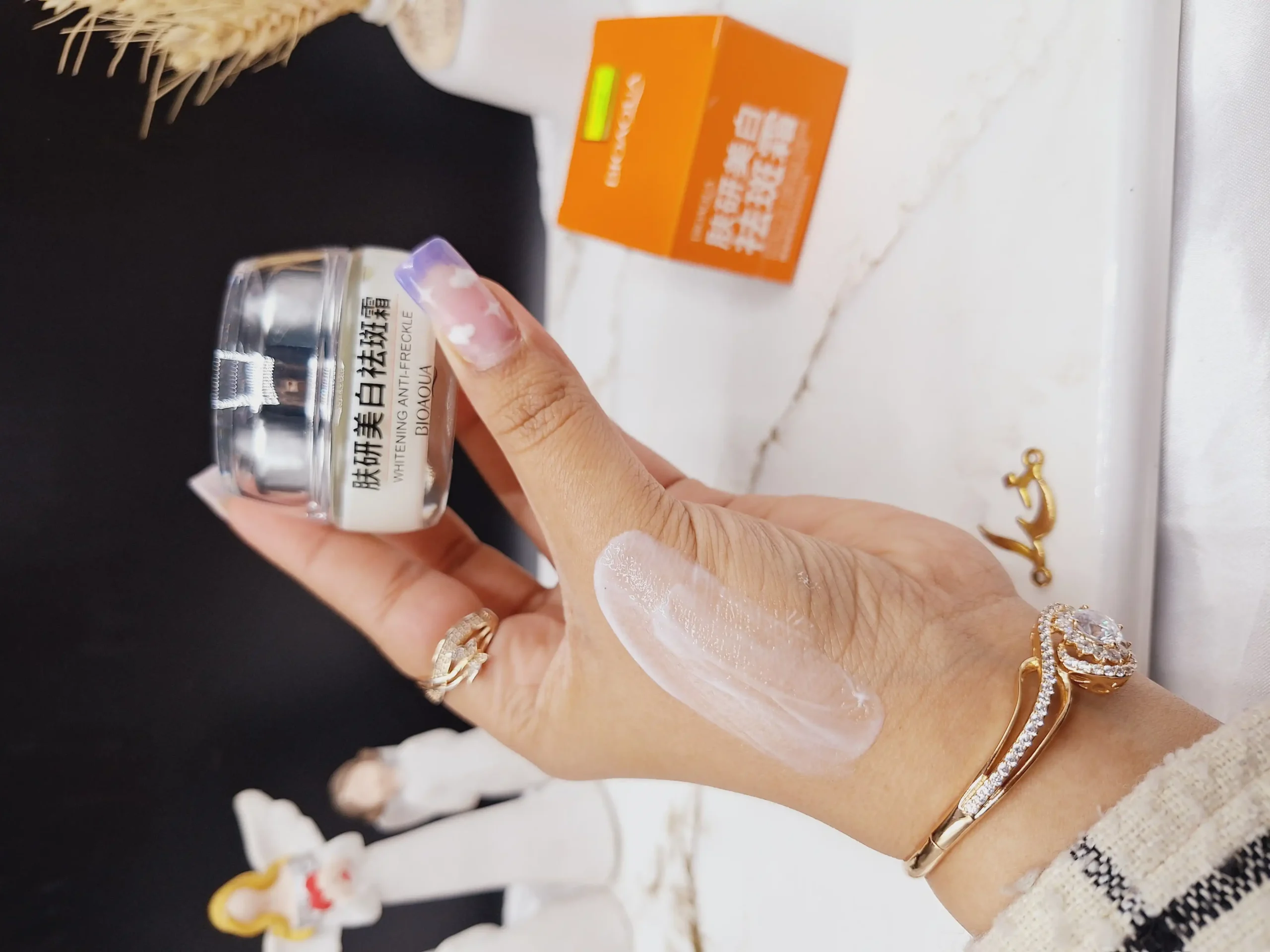 20250731044652775-thumbnail کرم ضد لک و سفید کننده رفع کک و مک بیوآکوا BIOAQUA BQY08375 - Image 1