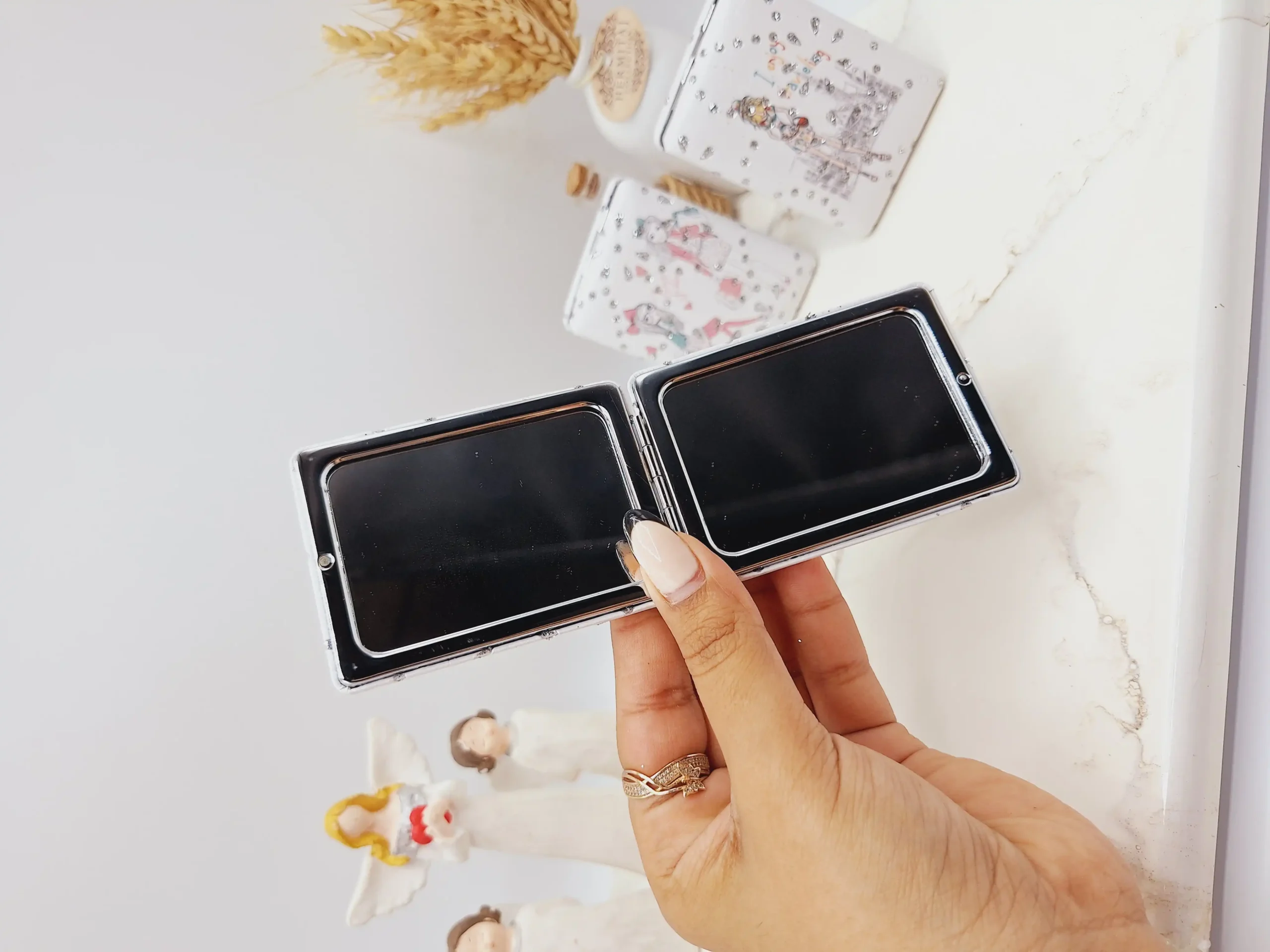 20250731062034573-thumbnail آینه دو طرفه جیبی طرح دختر - Image 1