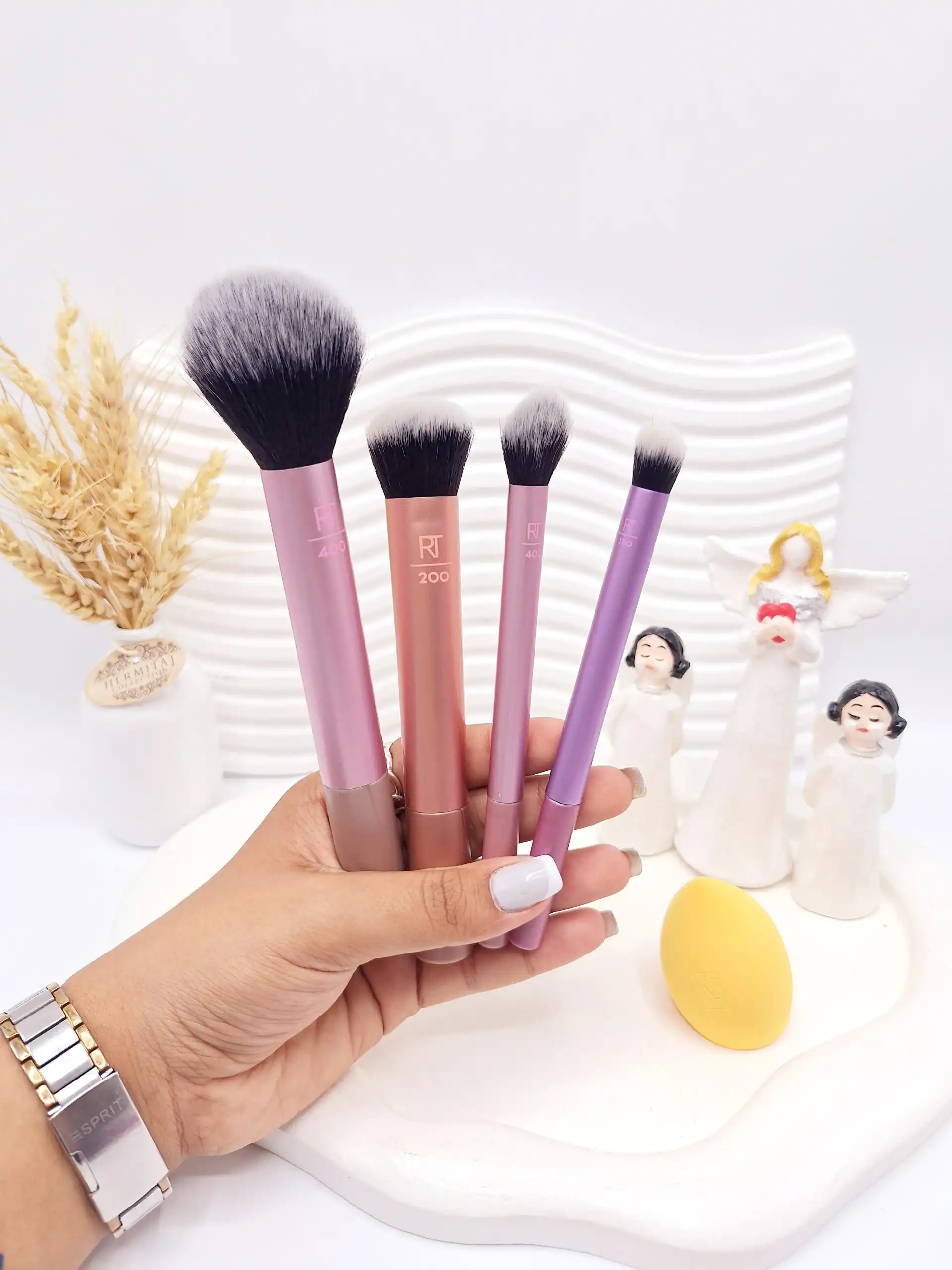 20250829203536640-thumbnail ست براش و پد آرایشی ریل تکنیکس REAL TECHNIQUES حاوی 5 عددی کد 1786 - Image 1