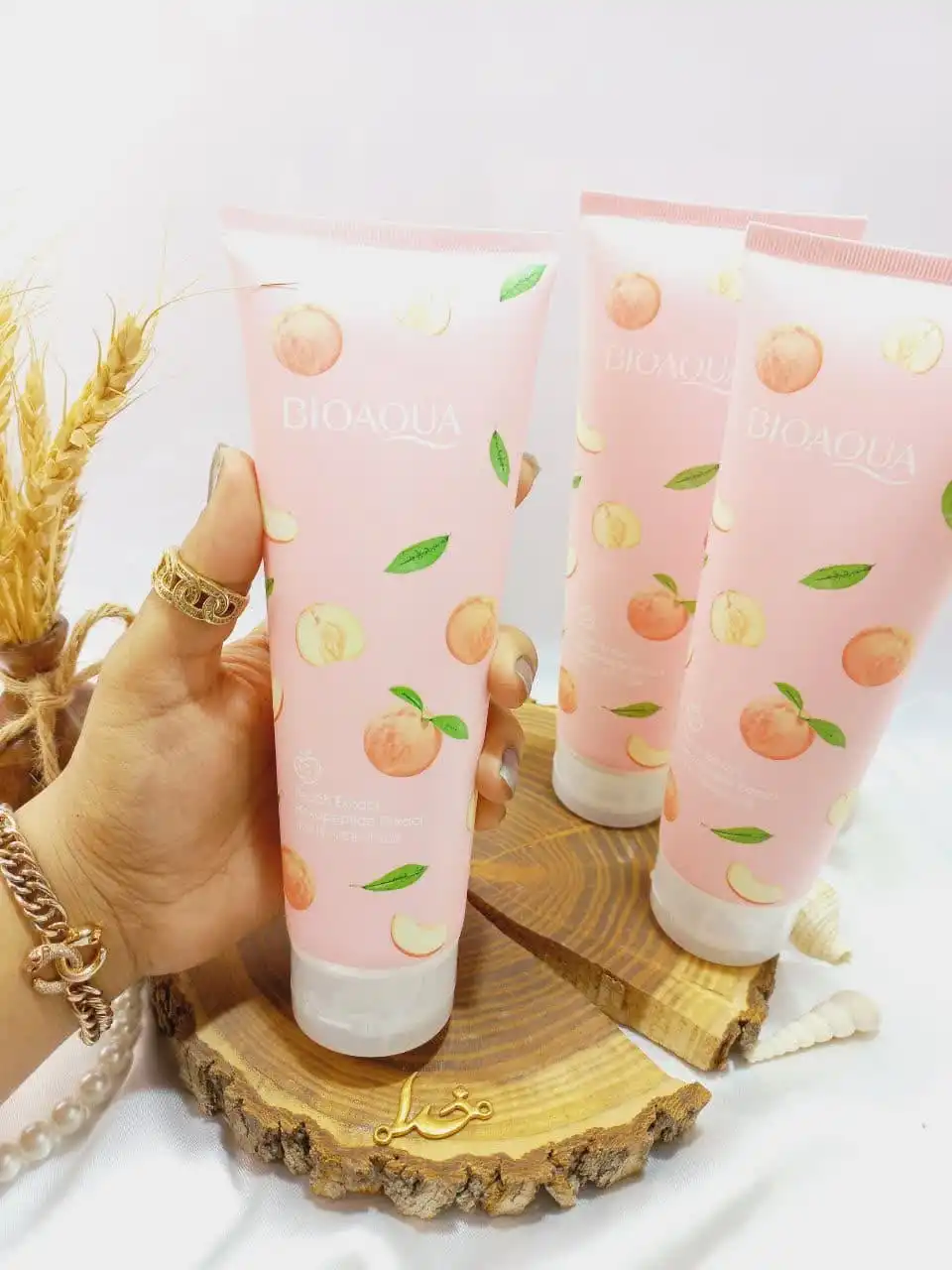 20250731040325345-thumbnail اسکراب و نمک بدن تیوپی هلو بیوآکوا bqy22835 - Image 1