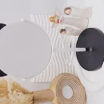 آینه گرد رومیزی مدل استندجواهرات طرح گربه رنگ مشکی