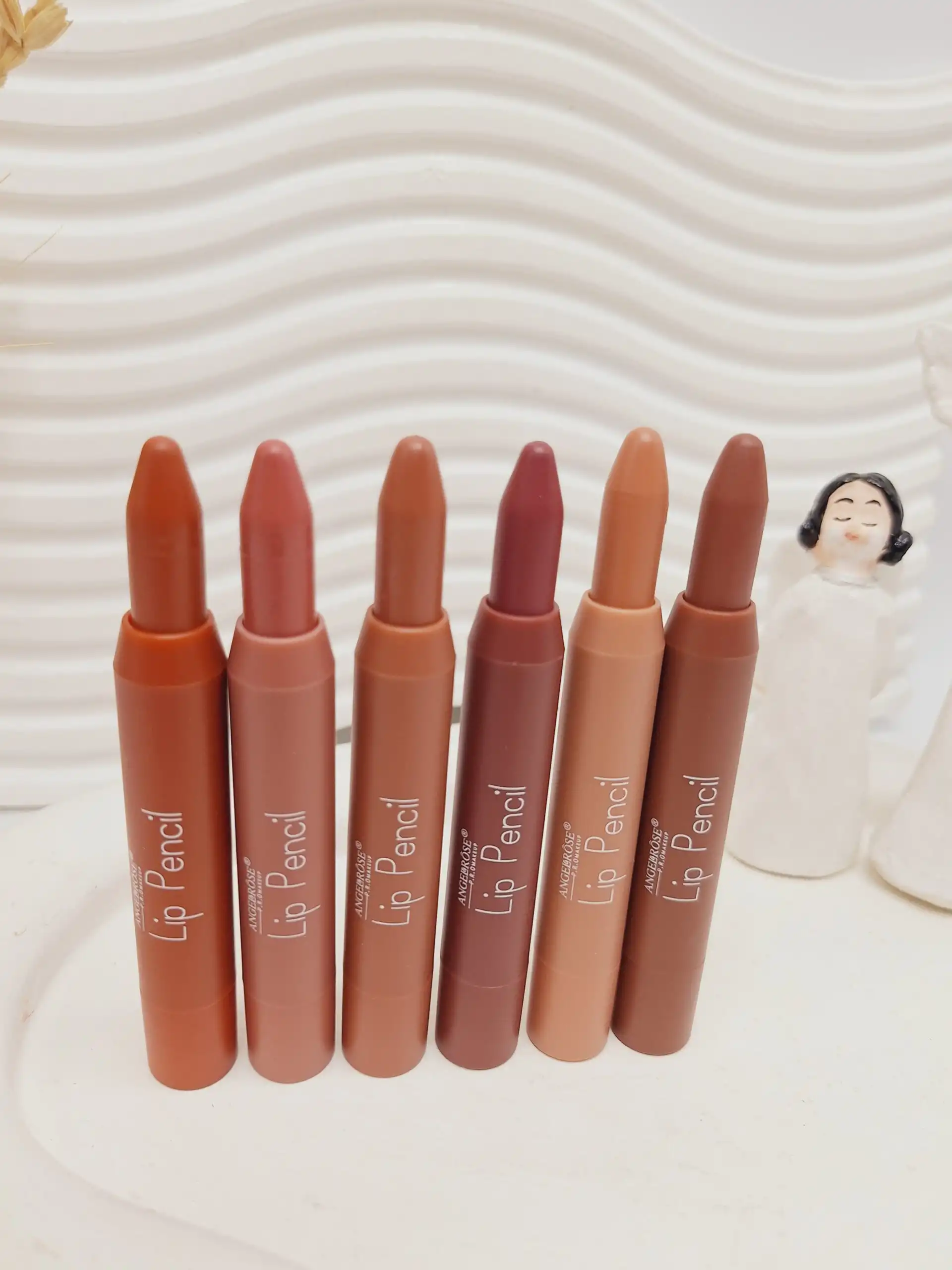 20251102023547866-thumbnail پک رژ لب مدادی 6 تایی برند Kiss me کد 2785 - Image 1