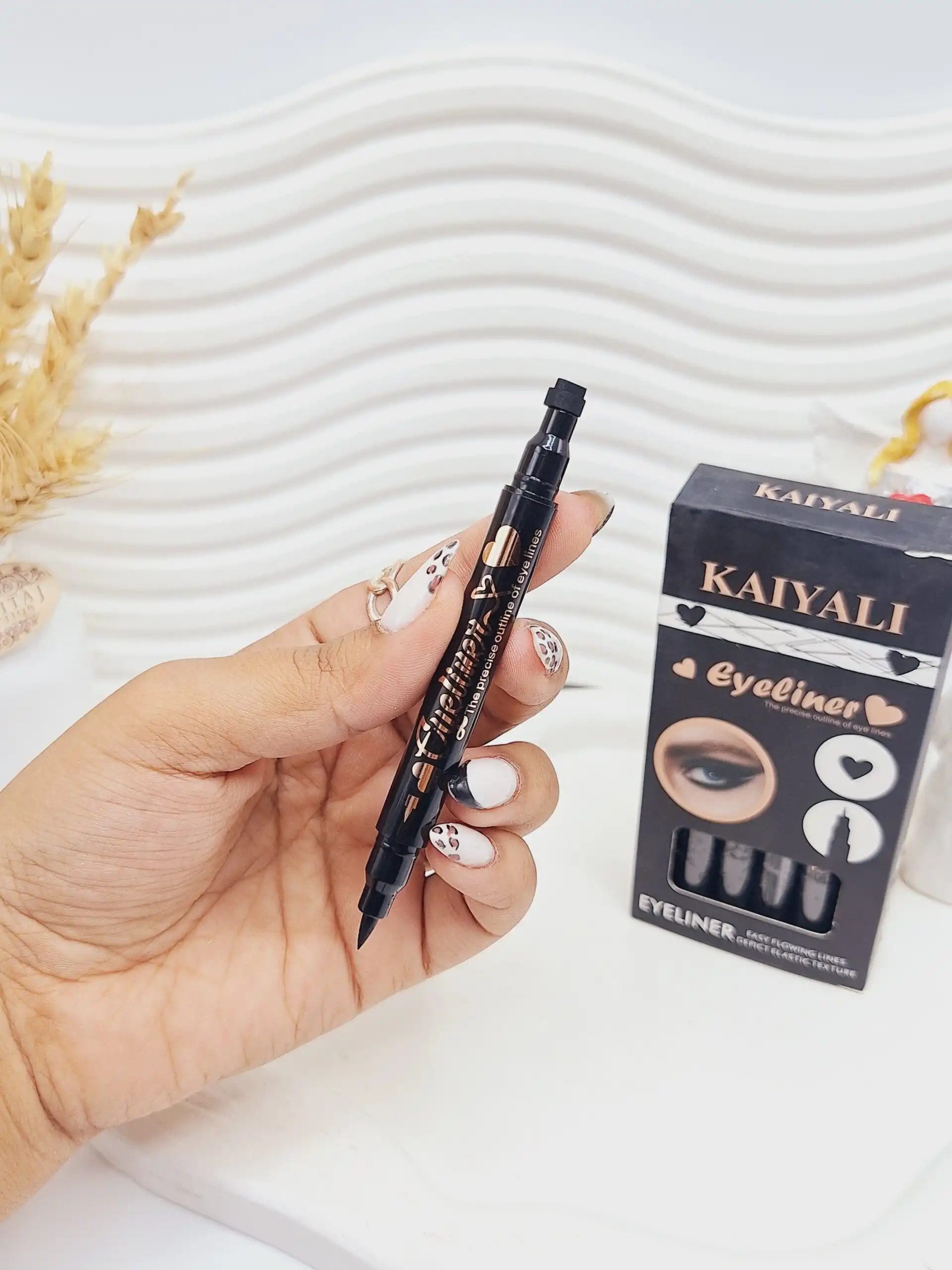 20251102003111901-thumbnail خط چشم دو طرفه استامپی طرح قلب KAIYALI کد 9639 - Image 1