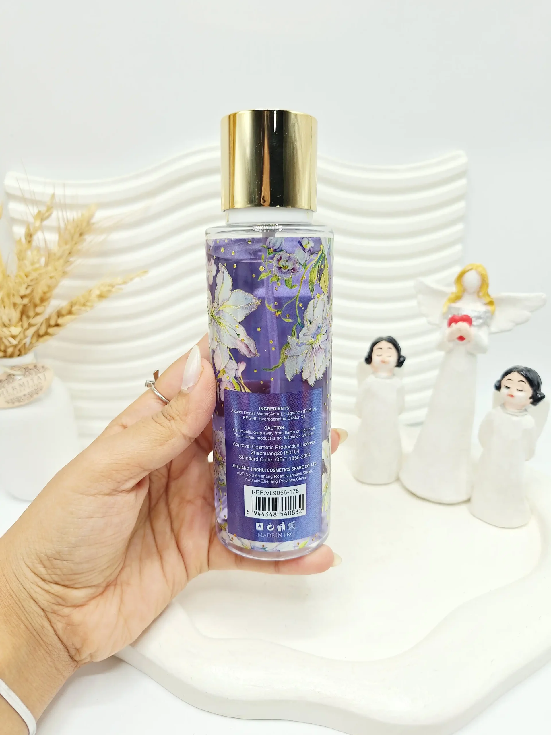 20251126070517609-thumbnail بادی اسپلش زنانه LUSH PETALS برند V.V.LOVE حجم 250 میل کد 0832 - Image 1