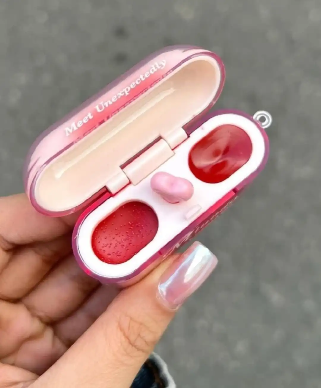 20250731060707331-thumbnail رژ لب دو قلو مدل ایرادی فوق العاده زیبا و با کیفیت برند M'lundo مناسب ولنتاین کد 2663 - Image 1