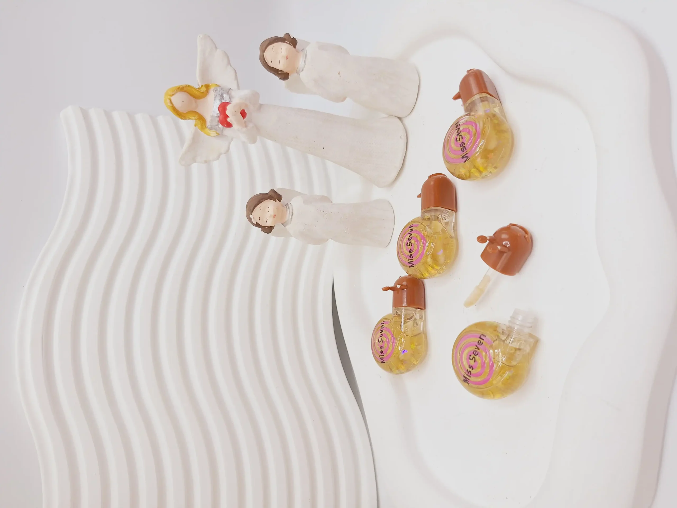 20250731062844105-thumbnail برق لب اورجینال حلزون ویتامینه لب برند میس سون کد MP03 - Image 1