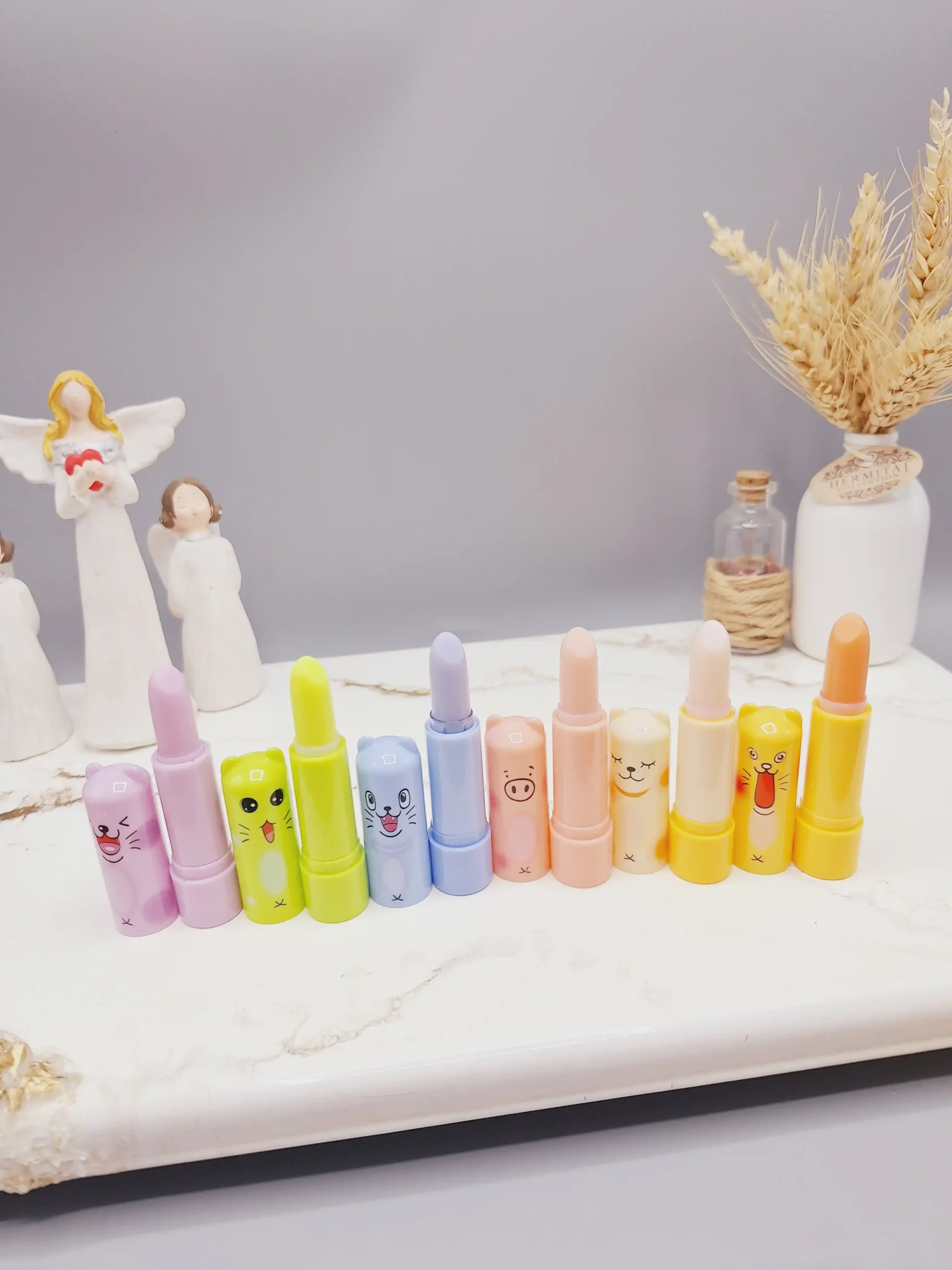 20250731060254030-thumbnail بالم لب طرح پیشی مناسب نرم کردن لب های پوسته پوسته کد 099 - Image 1