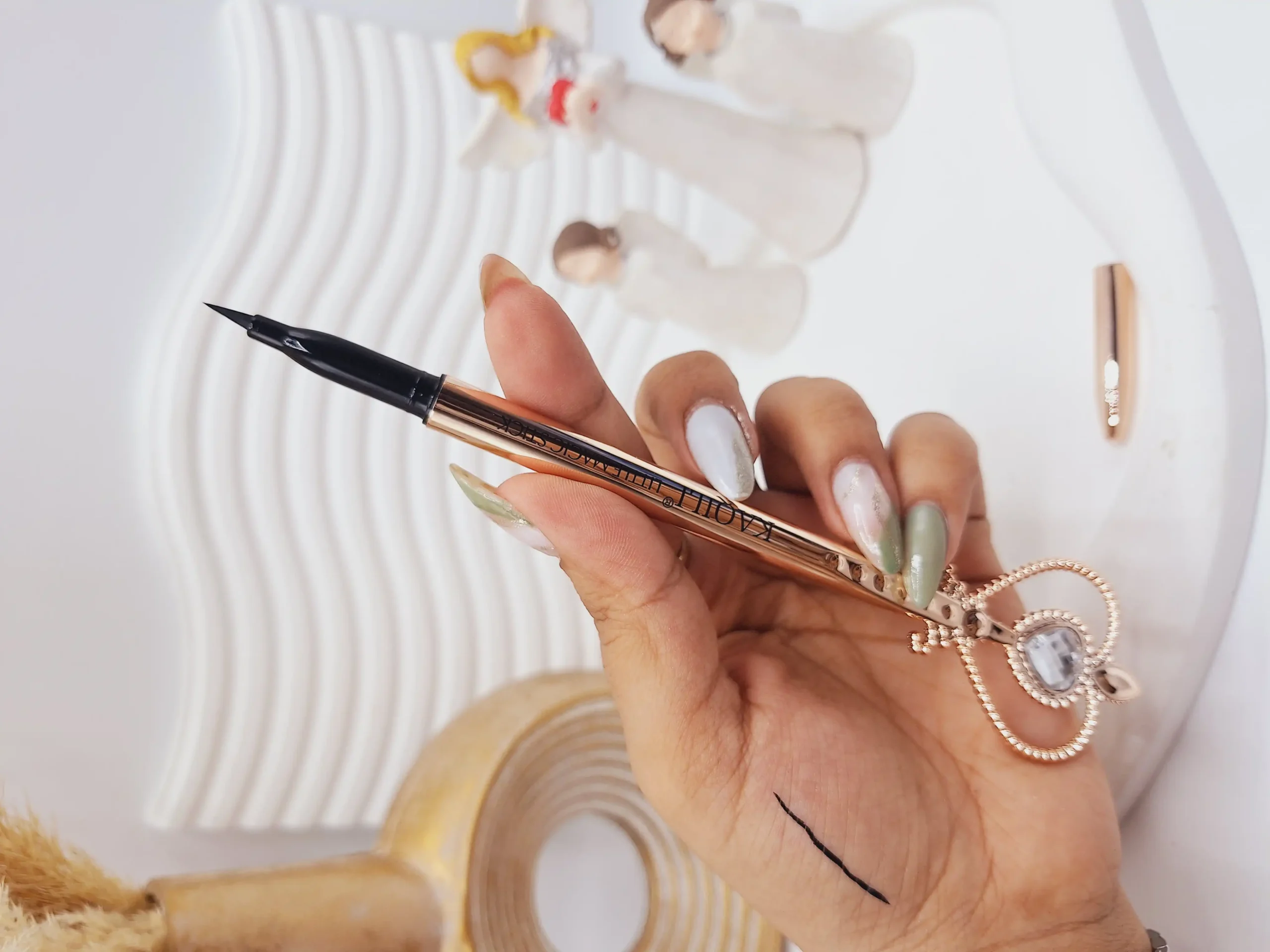 20250731062737990-thumbnail خط چشم سوپر لاکچری اصلی کاکیلی قلبی برند KAQILI کد 2659 - Image 1