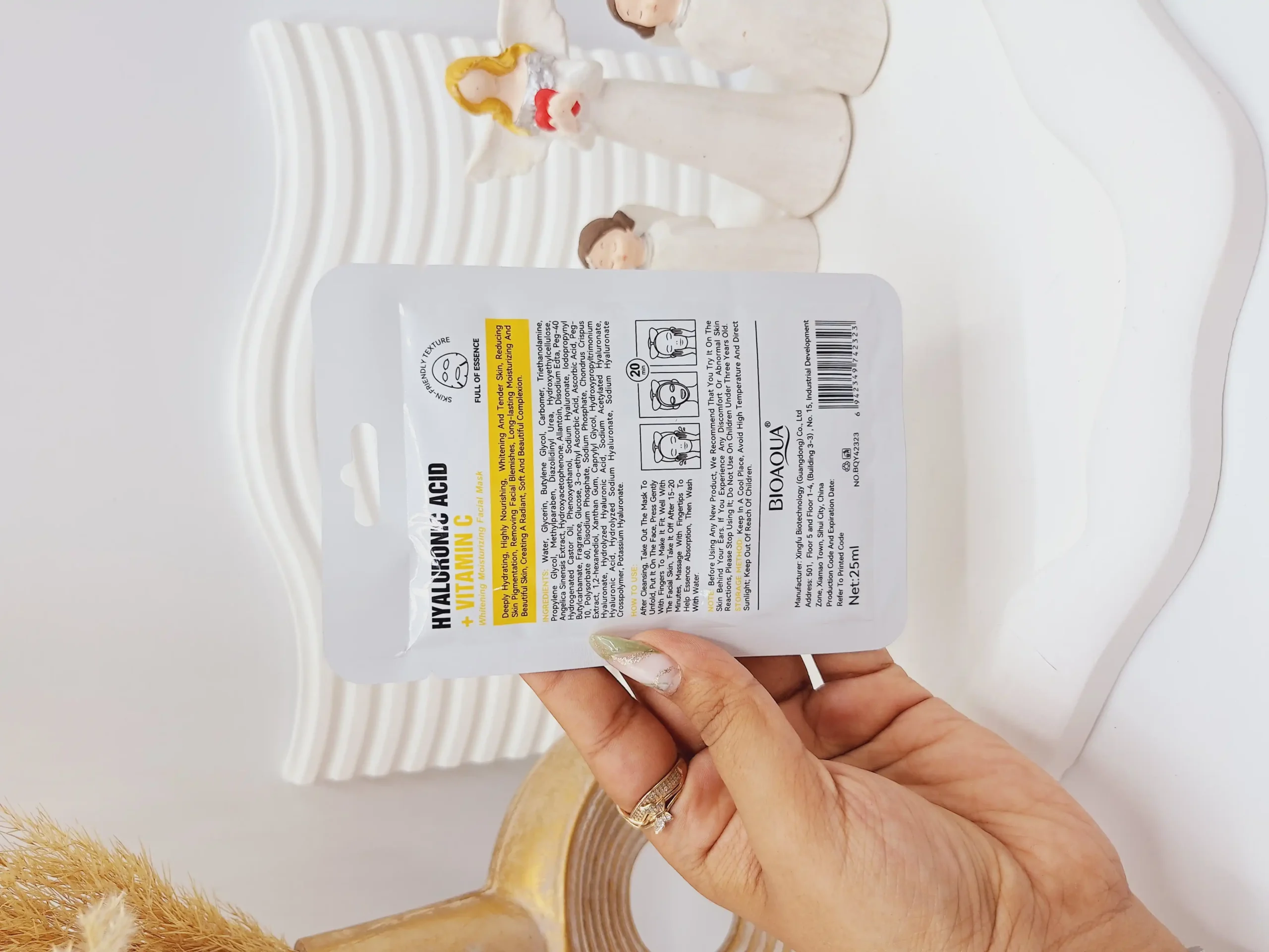 20250731062907355-thumbnail ماسک ورقه ای آبرسان و روشن کننده هیالورونیک ویتامین سی 5X با جذب سریع برند بیوآکوا کد 2323 - Image 1