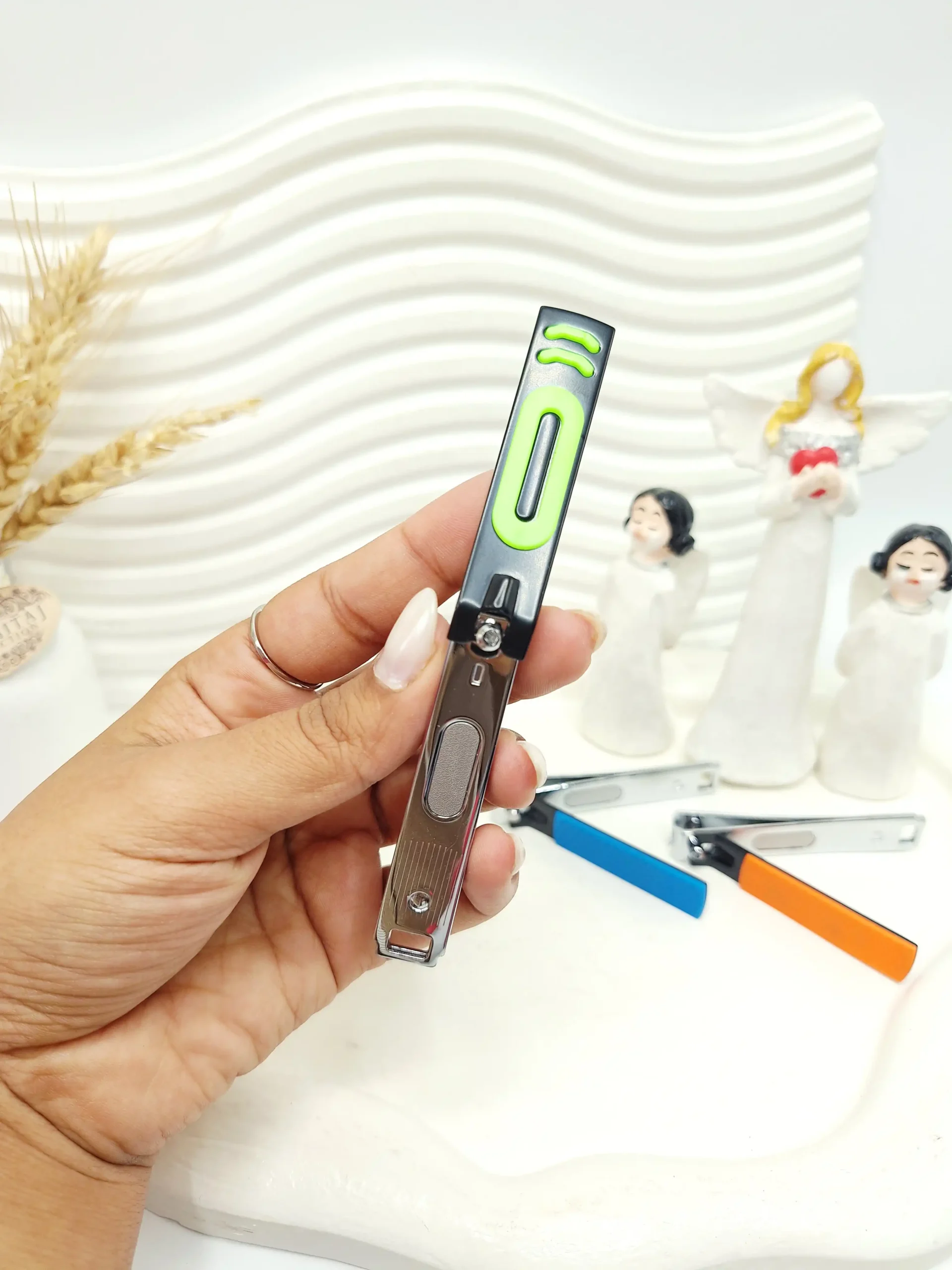 20251117104505361-thumbnail ناخن گیر حرفه ای LACRYE رنگارنگ - Image 1