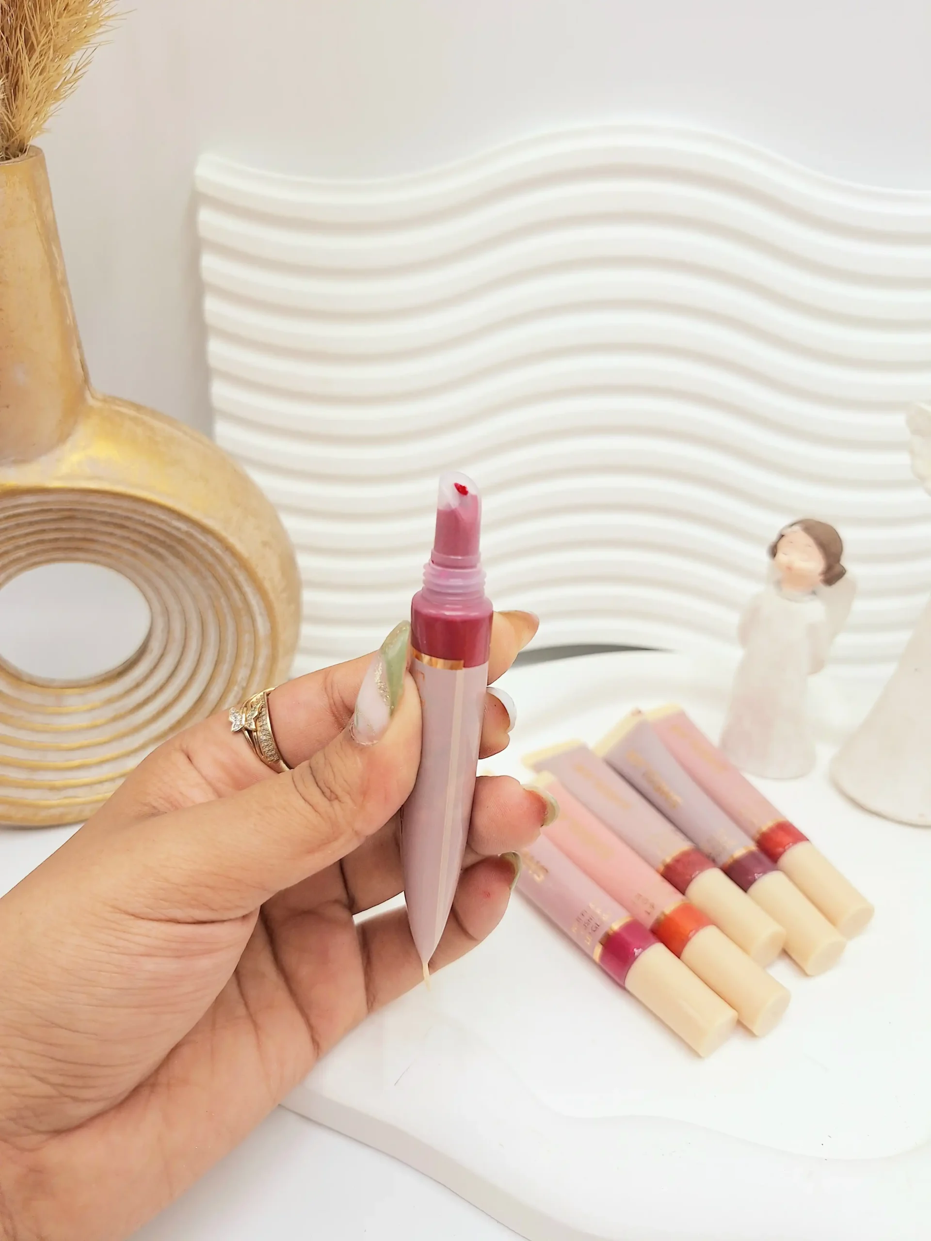 20250731062911417-thumbnail لیپ گلاس خوش رنگ و ترند برند شیگلم کد 0003 - Image 1