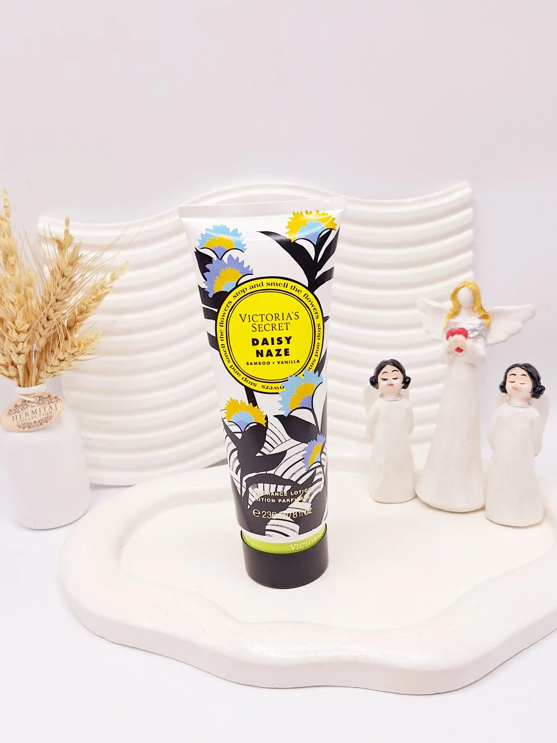 20250921083542716-thumbnail لوسیون بدن ویکتوریا سکرت مدل DAISY HAZE حجم 237 میل کد 2509 - Image 1