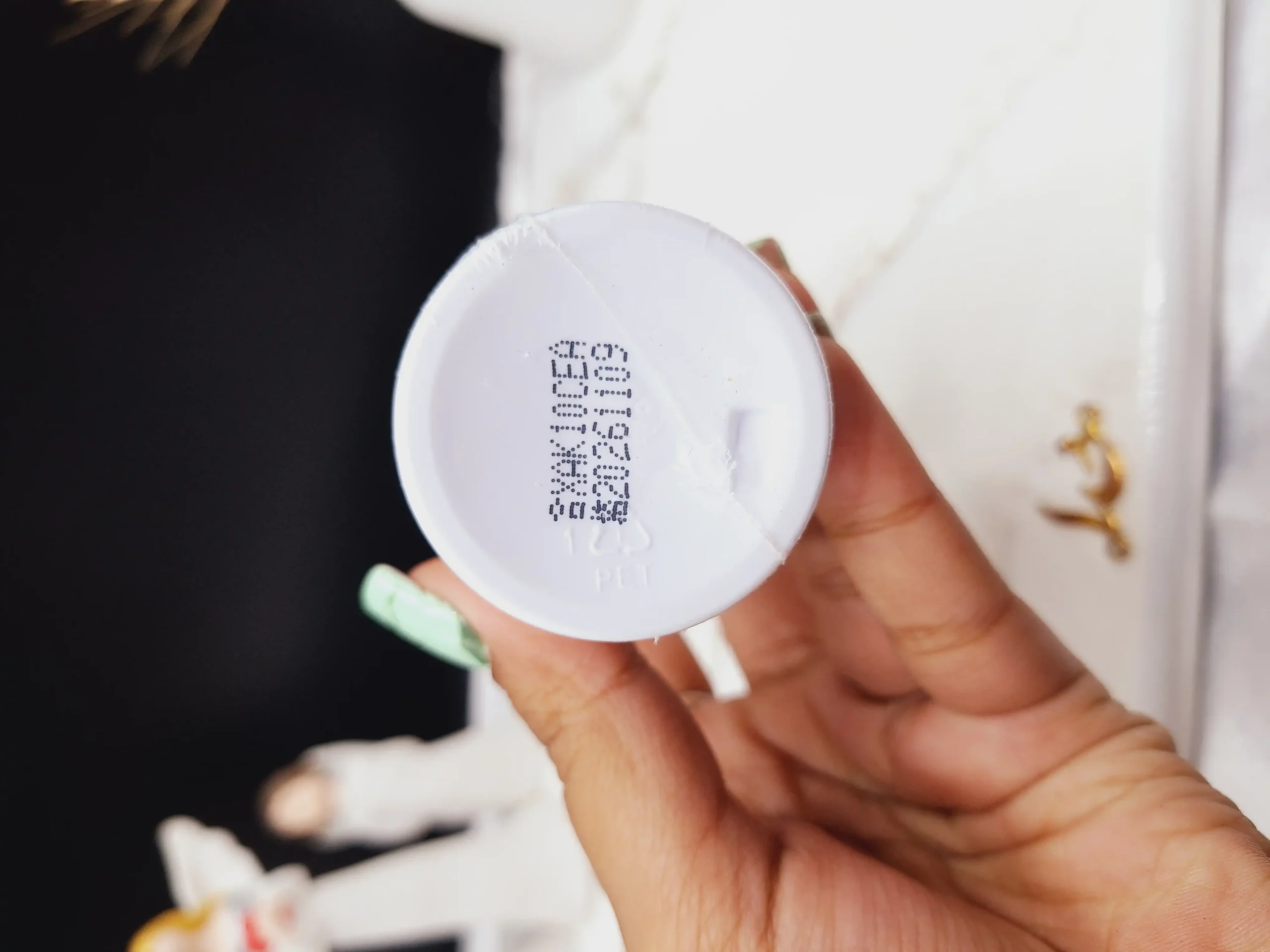 20250731044846061-thumbnail اسپری ضد آفتاب و روشن کننده انار برند HYMEYS کد 7587 - Image 1