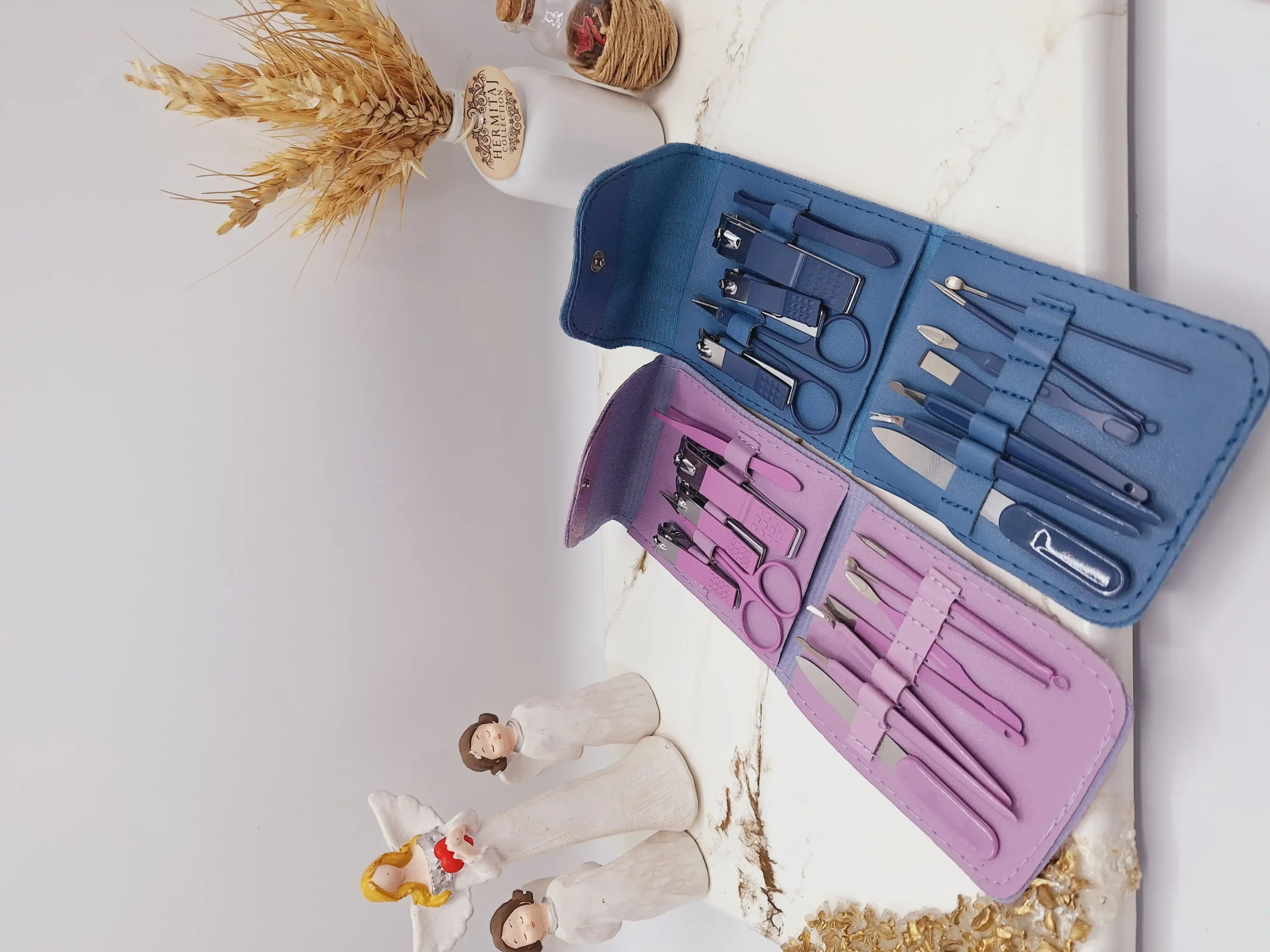 20250731061209460-thumbnail ست مانیکور و پدیکور همراه با کیف چرمی (12 تکه) - Image 1