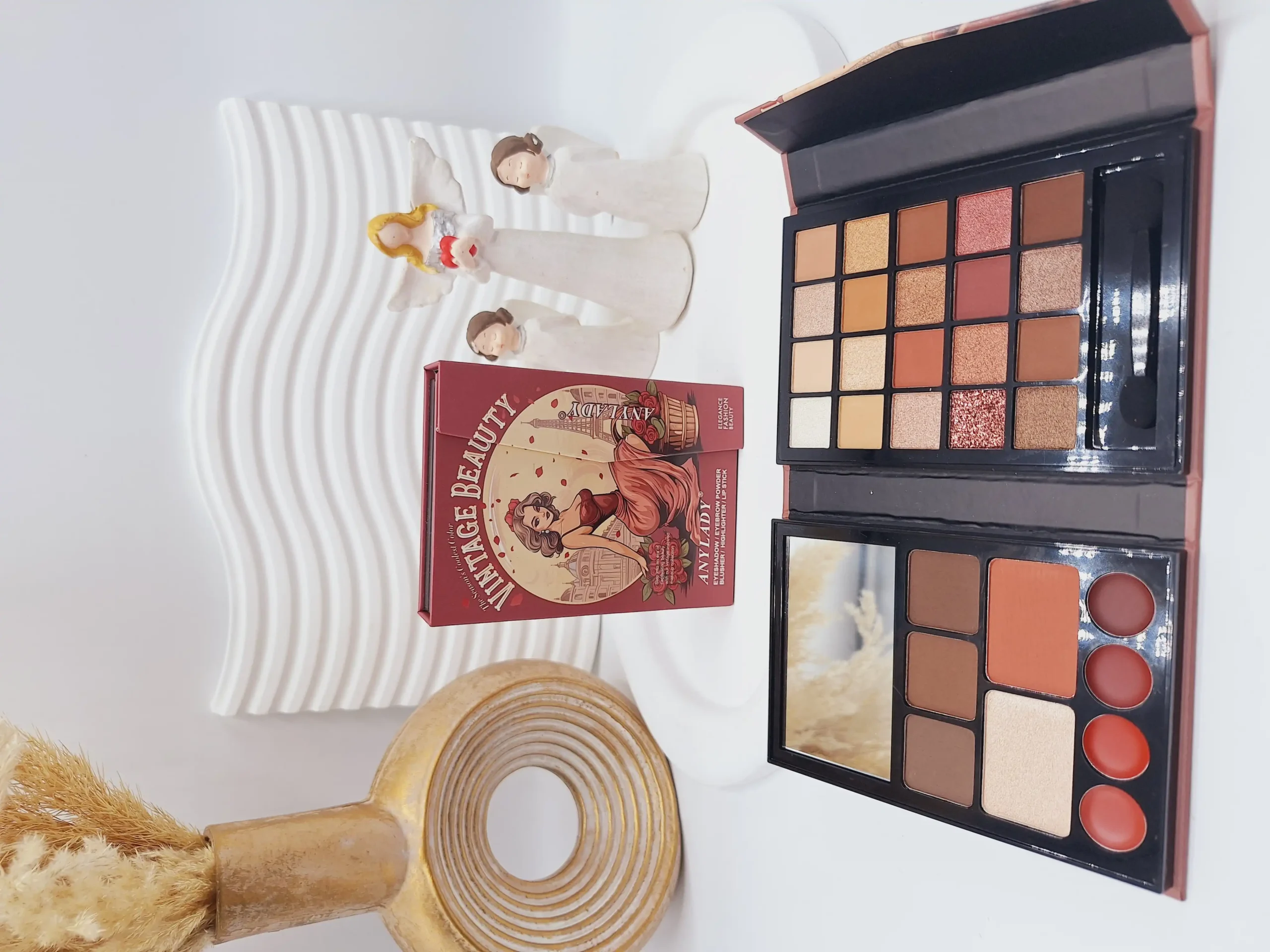 20250731062602526-thumbnail پالت سایه آنالیدی طرح ملکه الیزابت کد 8607E - Image 1