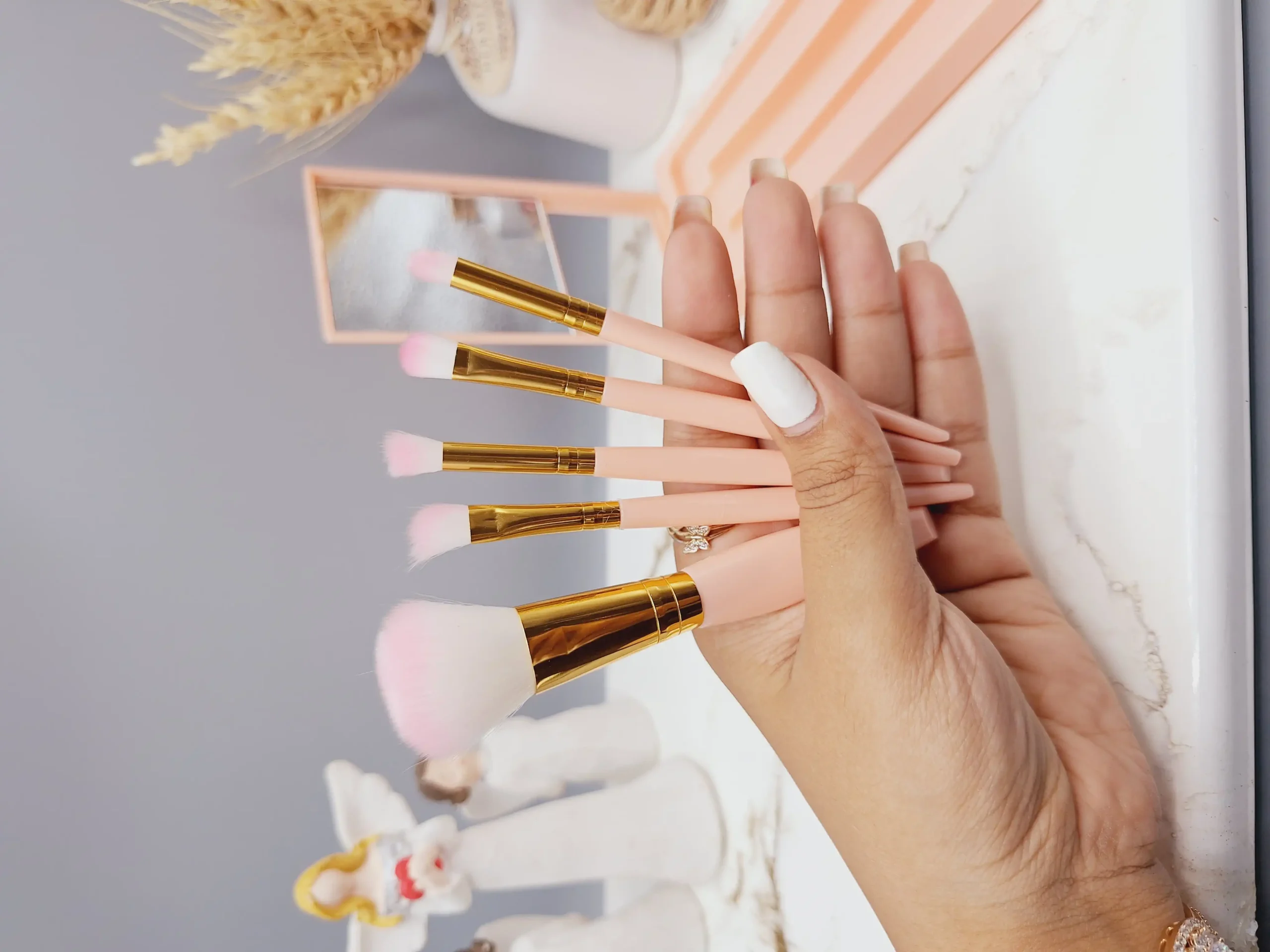 20250731053713786-thumbnail پک براش آینه دار 5 تکه دسته بلند رنگ صورتی - Image 1