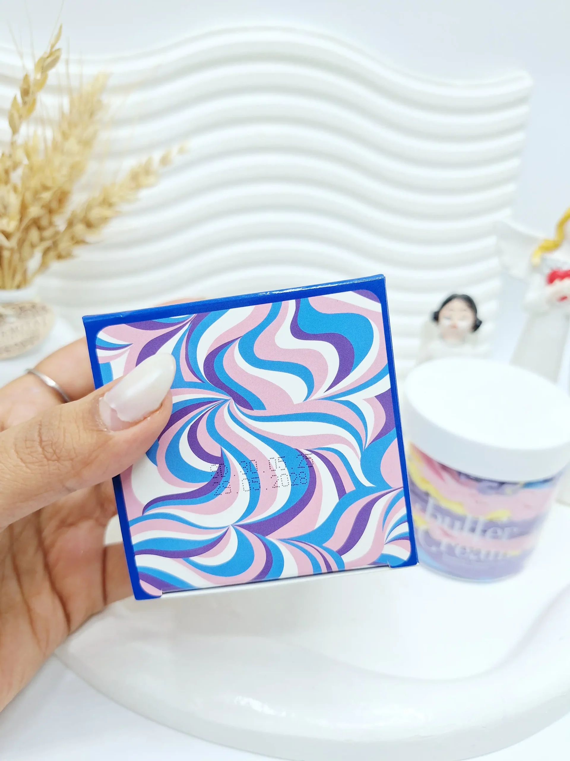 20251210011510313-thumbnail کره بدن کاسه ای رنگین کمانی بلوبری و هیالورونیک اسید سادور کد 9703 - Image 1