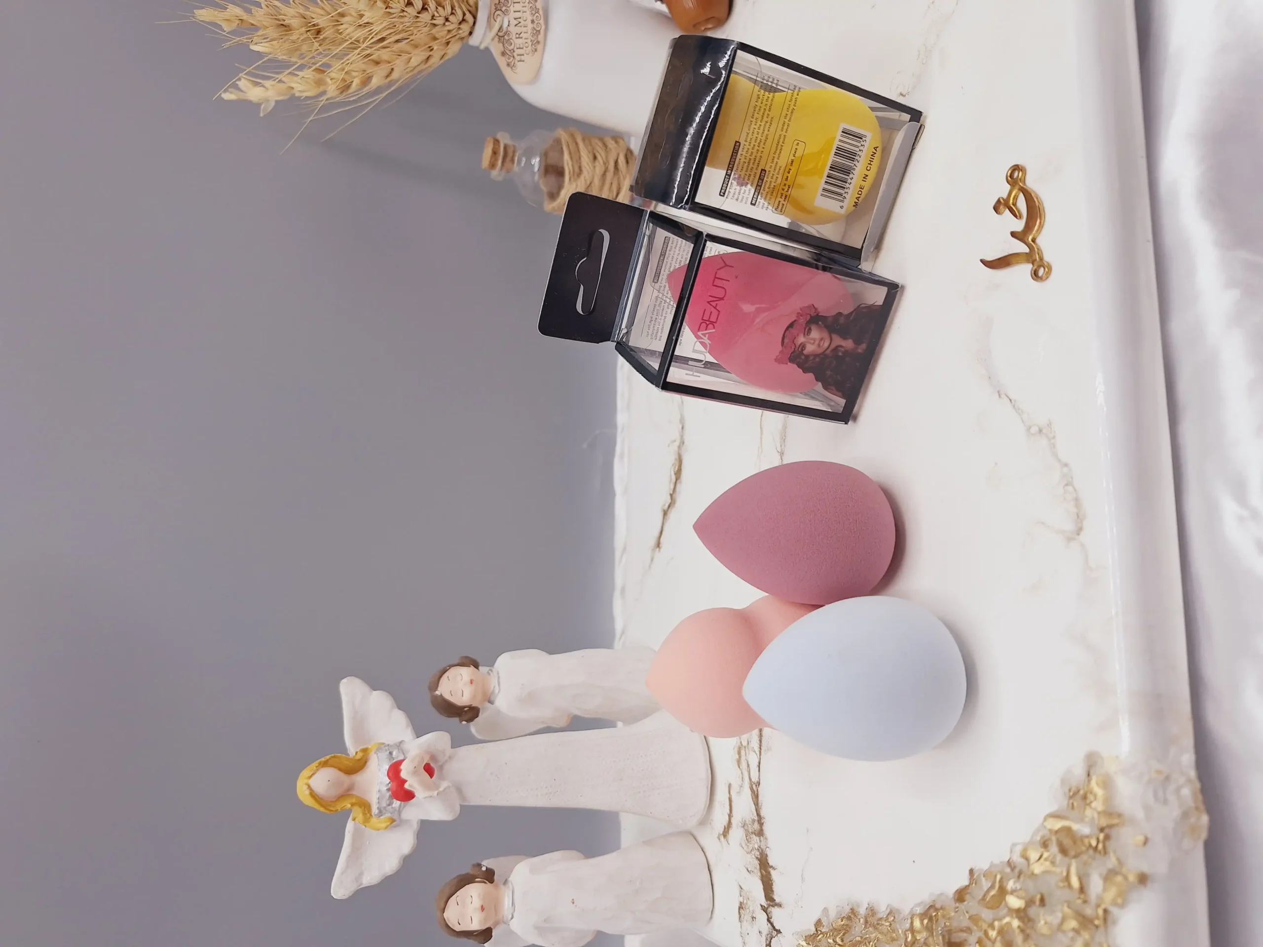 20250731050638432-thumbnail پد تخم مرغی HUDABEAUTY کد 2335 - Image 1