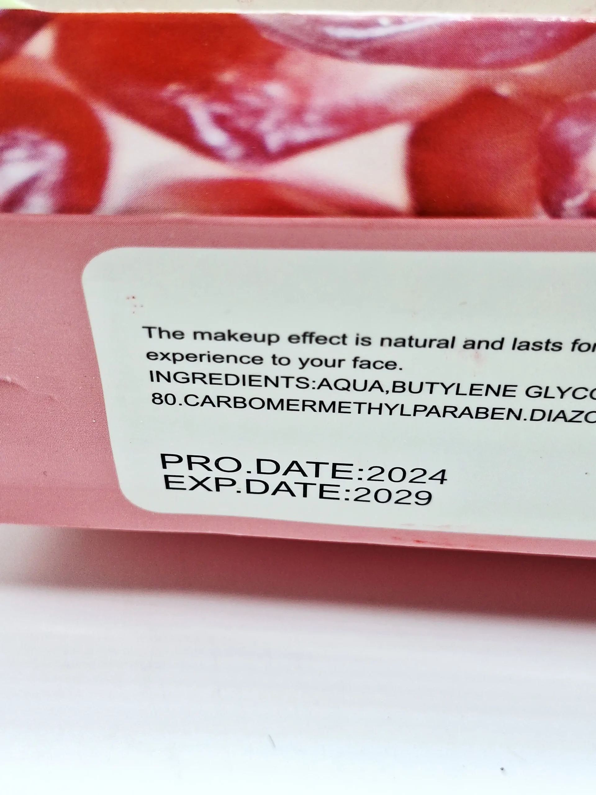 20251210011108461-thumbnail رژگونه پودری انار مدل پد دار برند HUKJABEAUTY کد 718 - Image 1