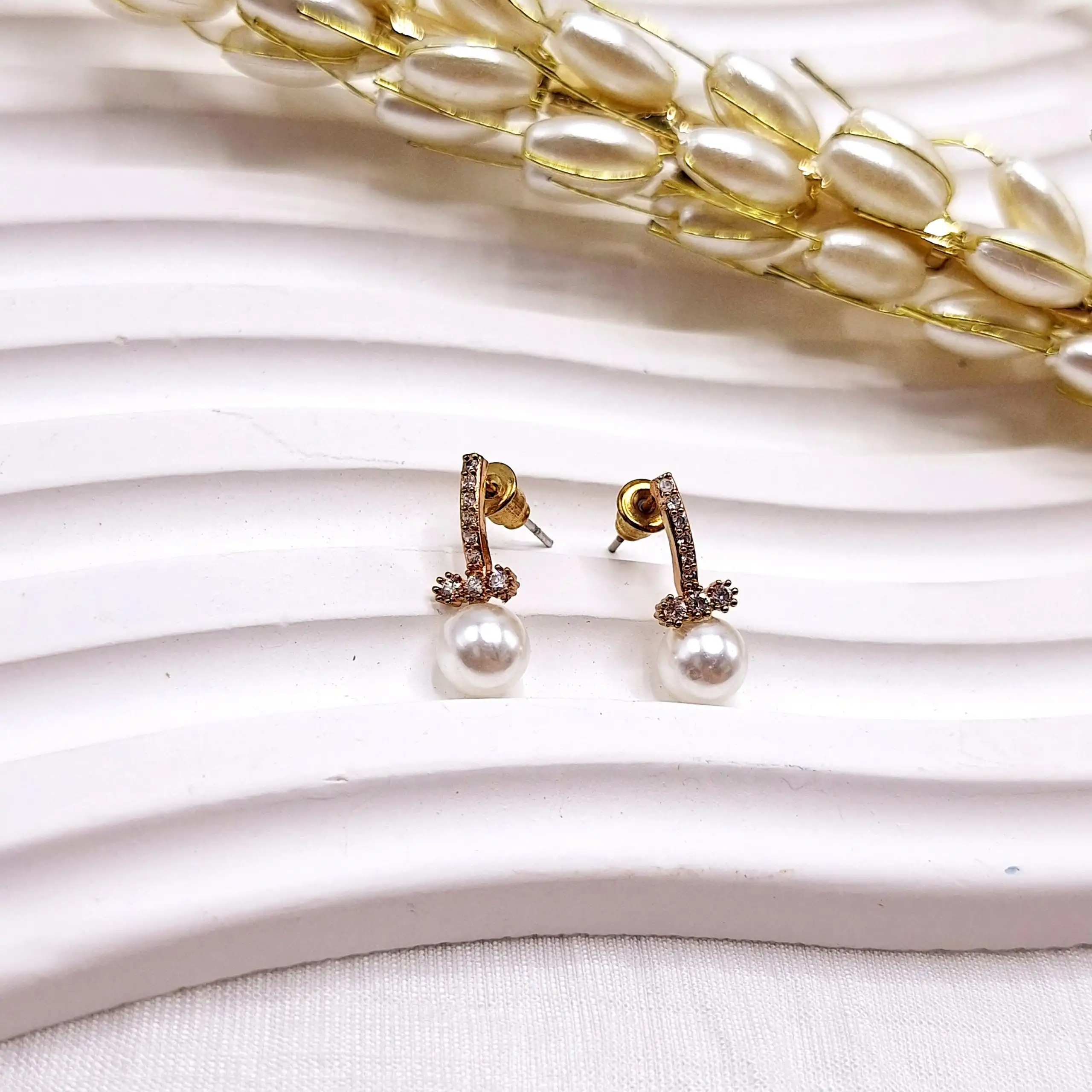 20250829203502408-thumbnail گوشواره مراوریدی میخی کد 05007 - Image 1