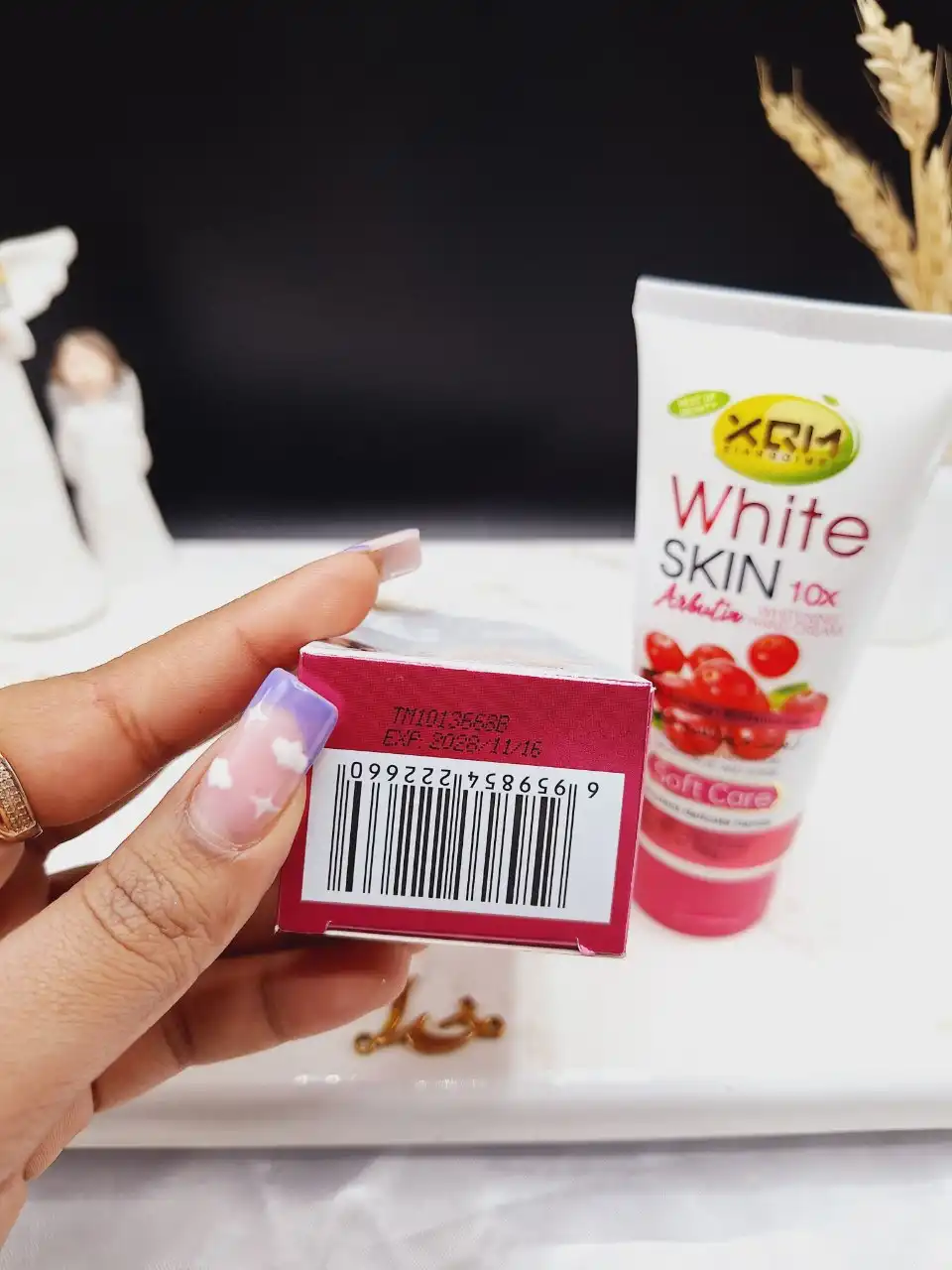 20250731044554931-thumbnail کرم مرطوب کننده و جوان ساز پوست دست XQM کد NO.X2266 - Image 1