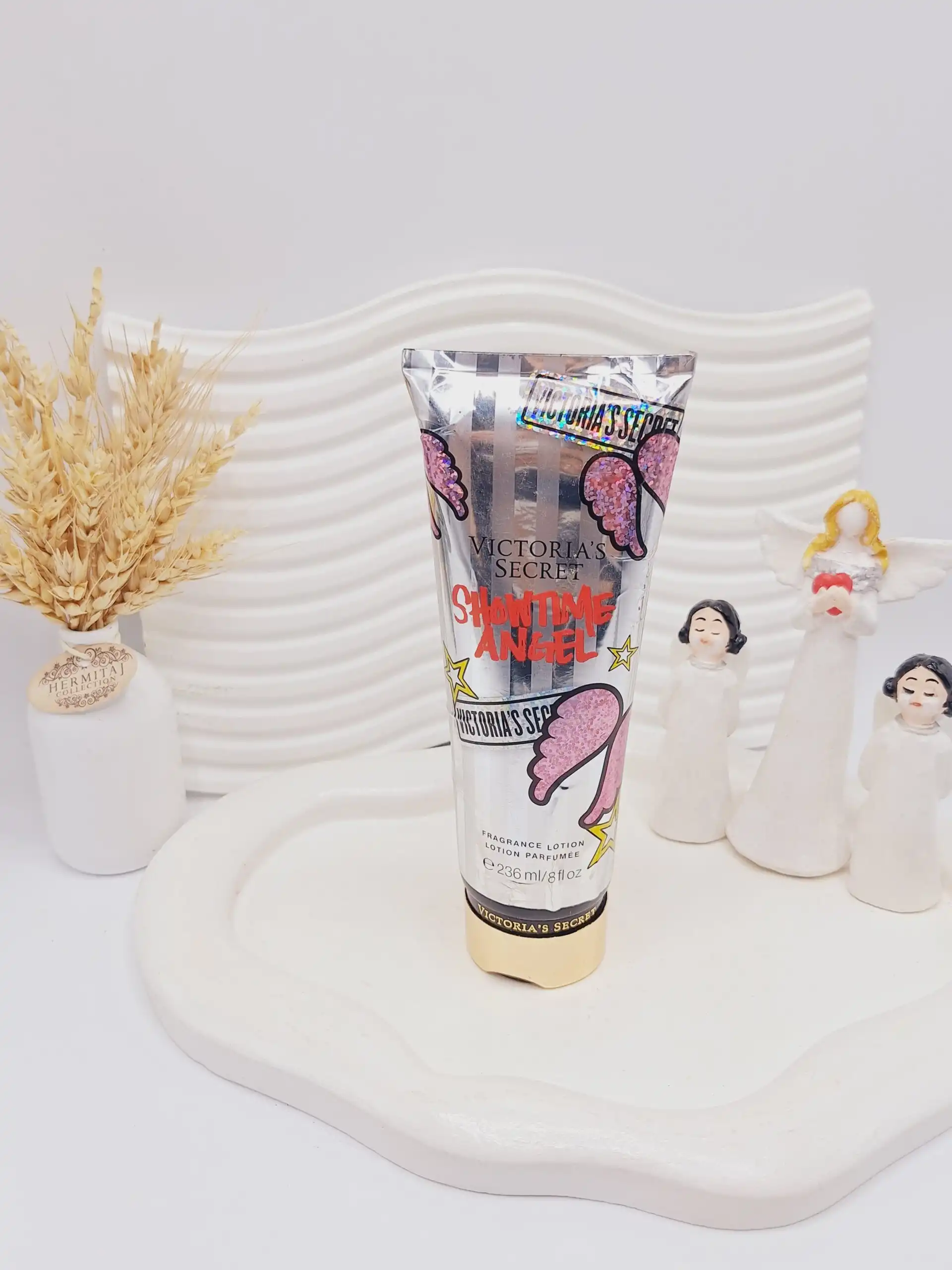 20250914182822294-thumbnail لوسیون بدن ویکتوریا سکرت مدل SHOWTIME ANGEL حجم 237 میل کد 0107 - Image 1