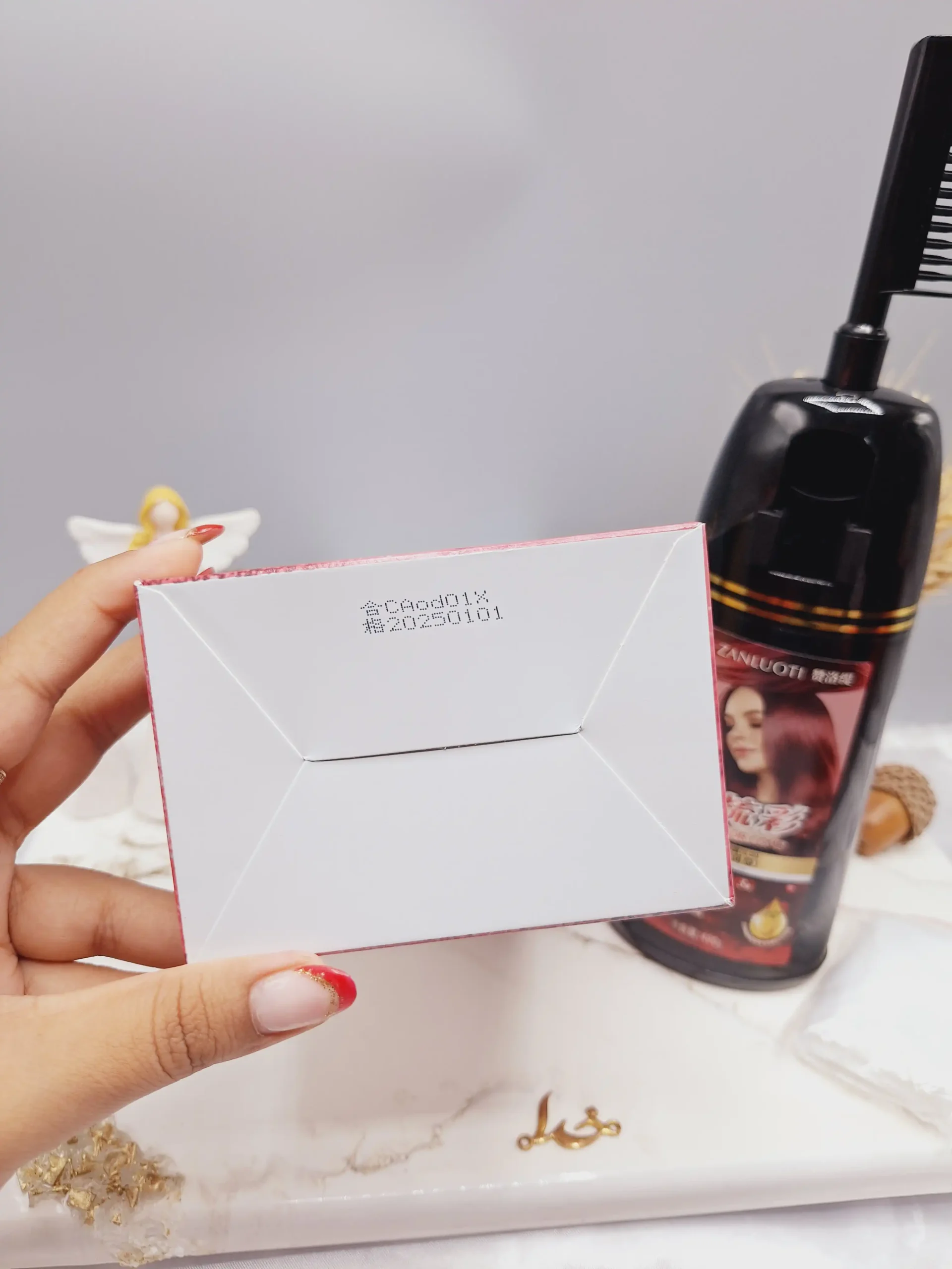 20250731051748759-thumbnail شانه رنگ مو (رنگ شراب قرمز) حجم 400 گرم کاملا طبیعی و گیاهی برند ZANLUOTI برند 100213 - Image 1