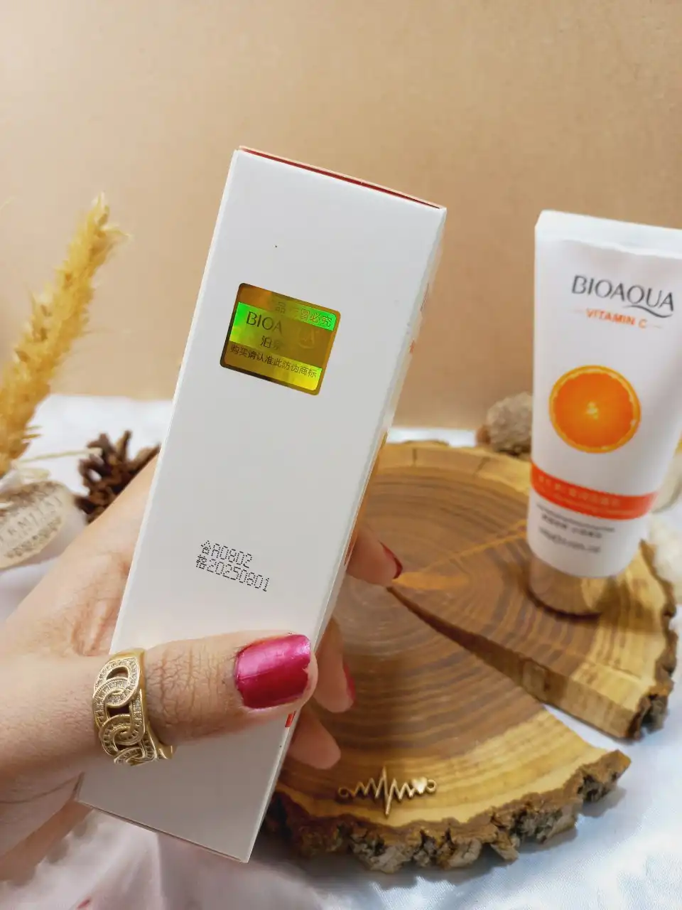 20250731040209829-thumbnail فوم شستشو تیوپی 100 گرمی ویتامین سی بیوآکوا BIOAQUA کد BQY81846 - Image 1