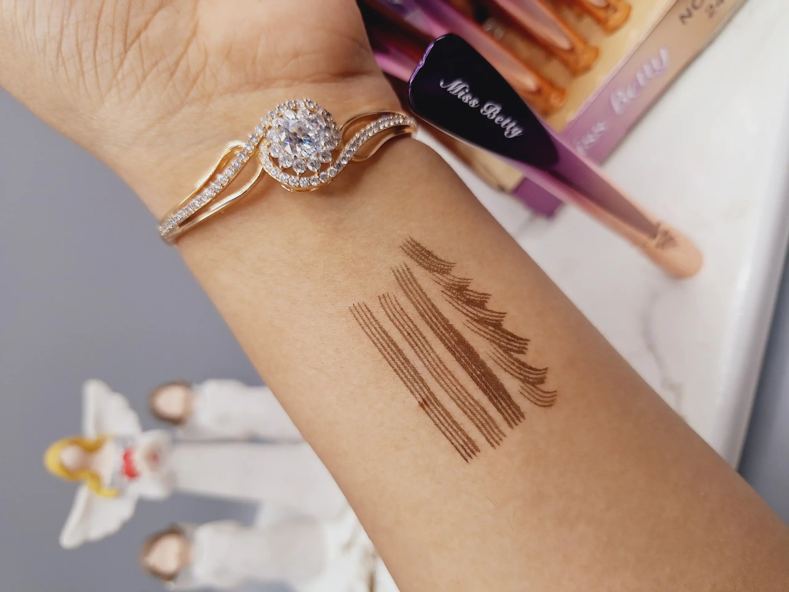 20250731054740787-thumbnail هاشور ابرو 4 خطه و 24 ساعته Miss Betty کد E3724 - Image 1