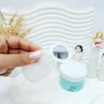 پد آغشته به مواد آرایش پاک کن رایحه آلوئه ورا اسنس کد 801