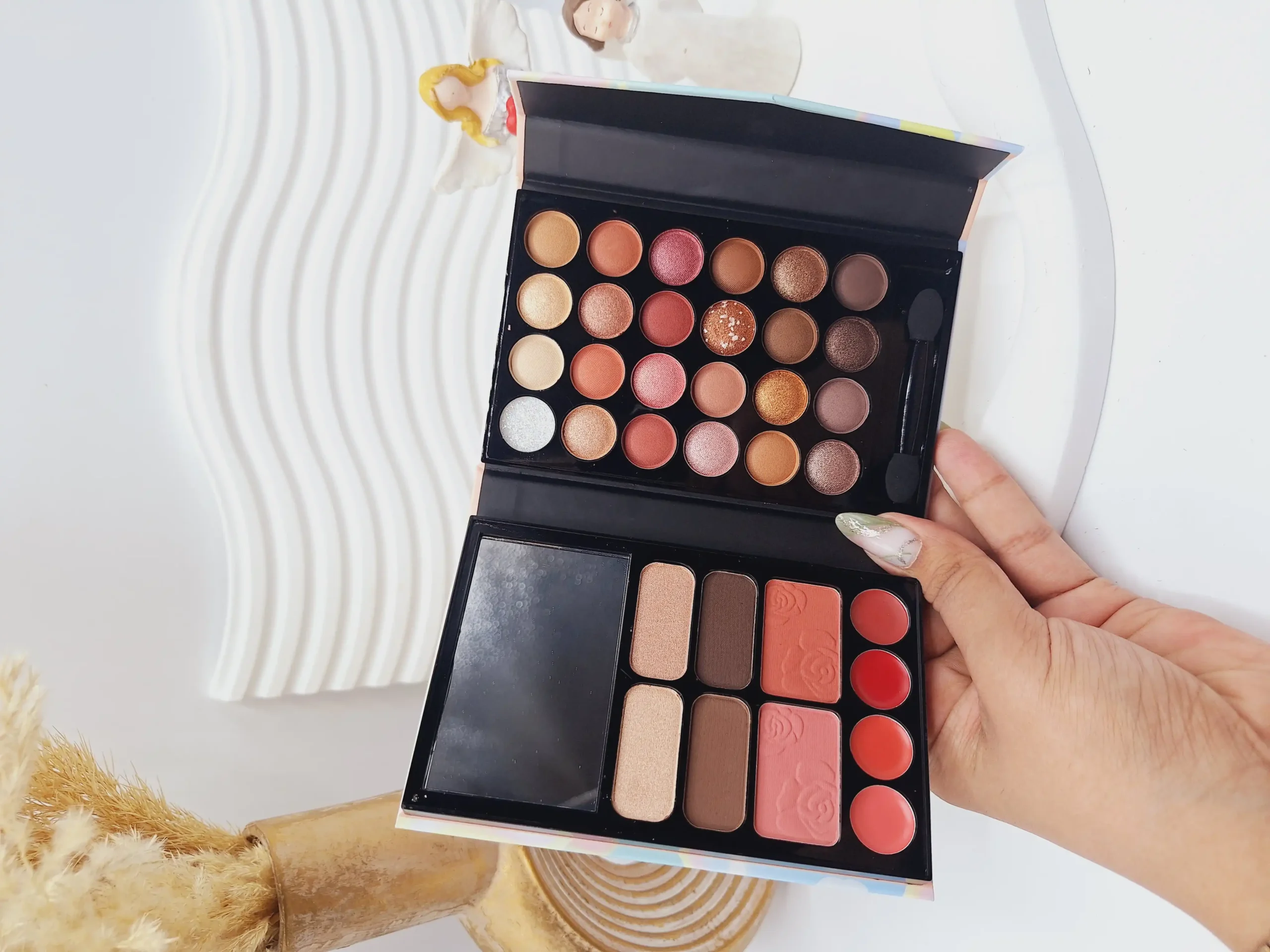 20250731062608238-thumbnail پالت سایه آنالیدی طرح دختر مو بلند کد 8609F - Image 1